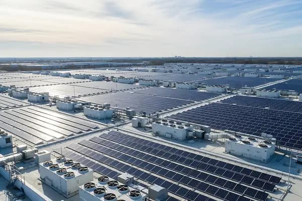 Industrial rooftop solar plant on a commercial warehouse in Gurgaon